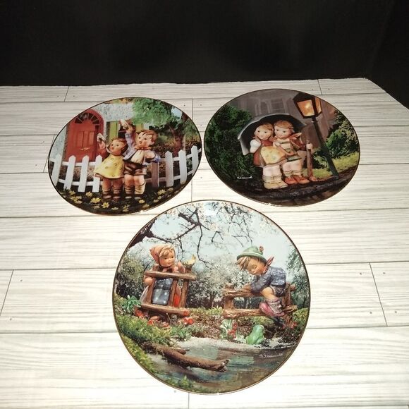 Vintage Danbury Mint MJ Hummel Collectible Boy and Girl Plates Set Of 3 - Picture 1 of 10